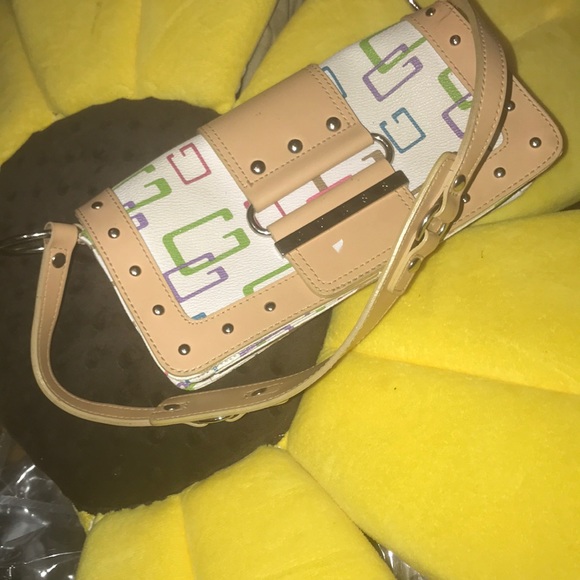 Guess purse - Picture 8 of 12